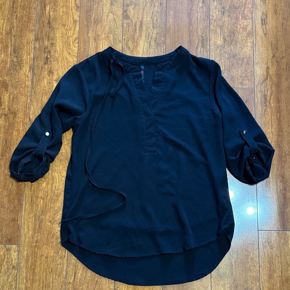 Elegant Black Women's Top - Picture 1 of 4